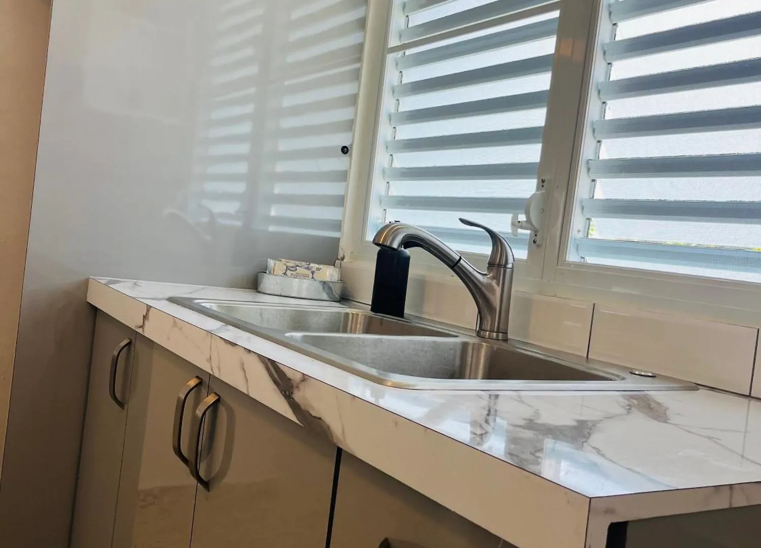 Modern Apt 10 Mnts To Famous Beach Ac Wifi Quebradillas Portoriko